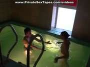 Смотреть порно частное порно в бассейне